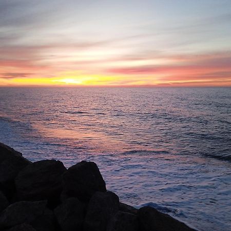 Niza Beach Night And Day Малага Экстерьер фото